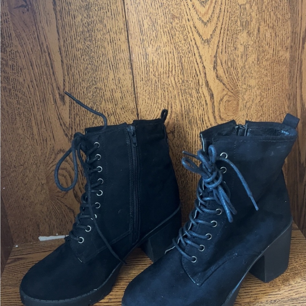 Zigi Soho Black Lace-Up Boots